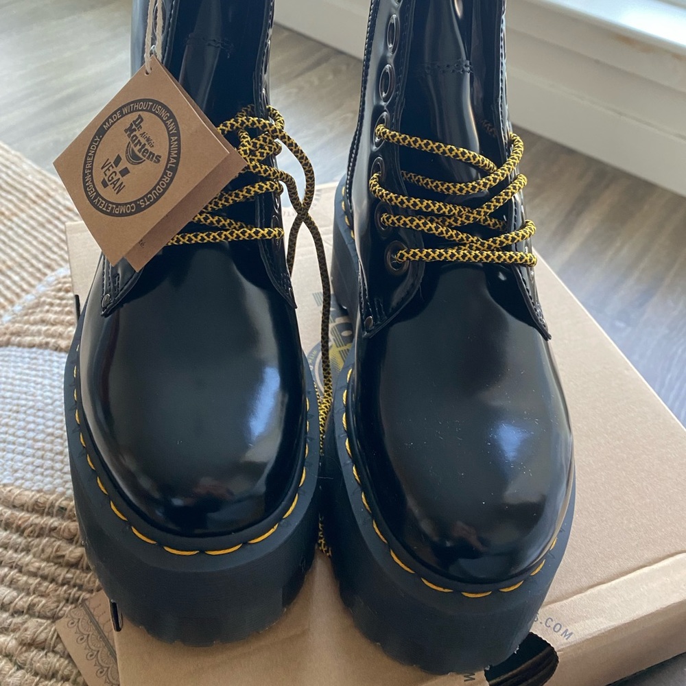 Brand New Dr Martens Jadon Max
